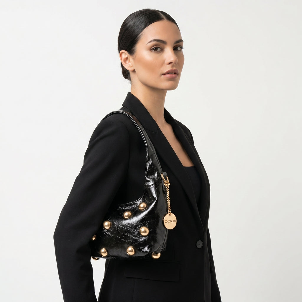 Coconuda Borsa Hobo Nera con Borchie Dorate - Stile Donna Bags