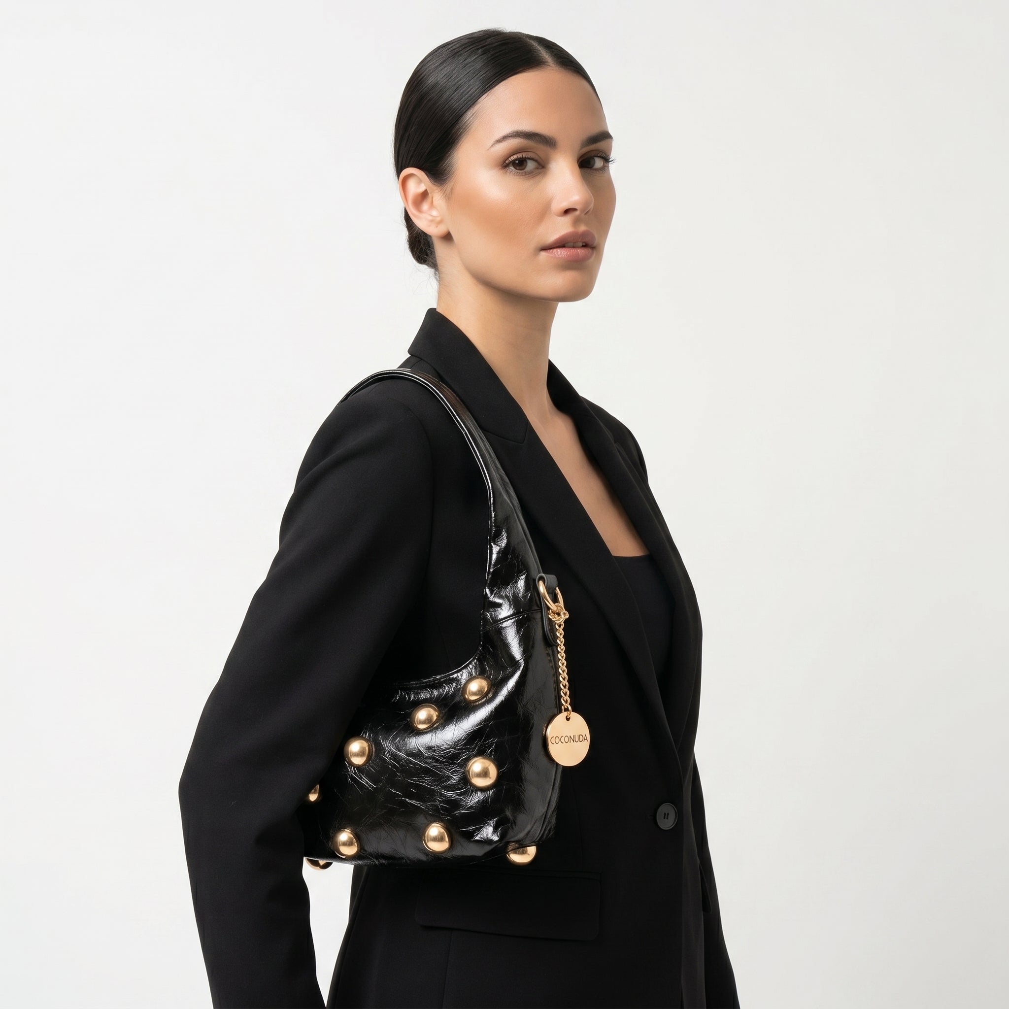 Coconuda Borsa Hobo Nera con Borchie Dorate - Stile Donna Bags