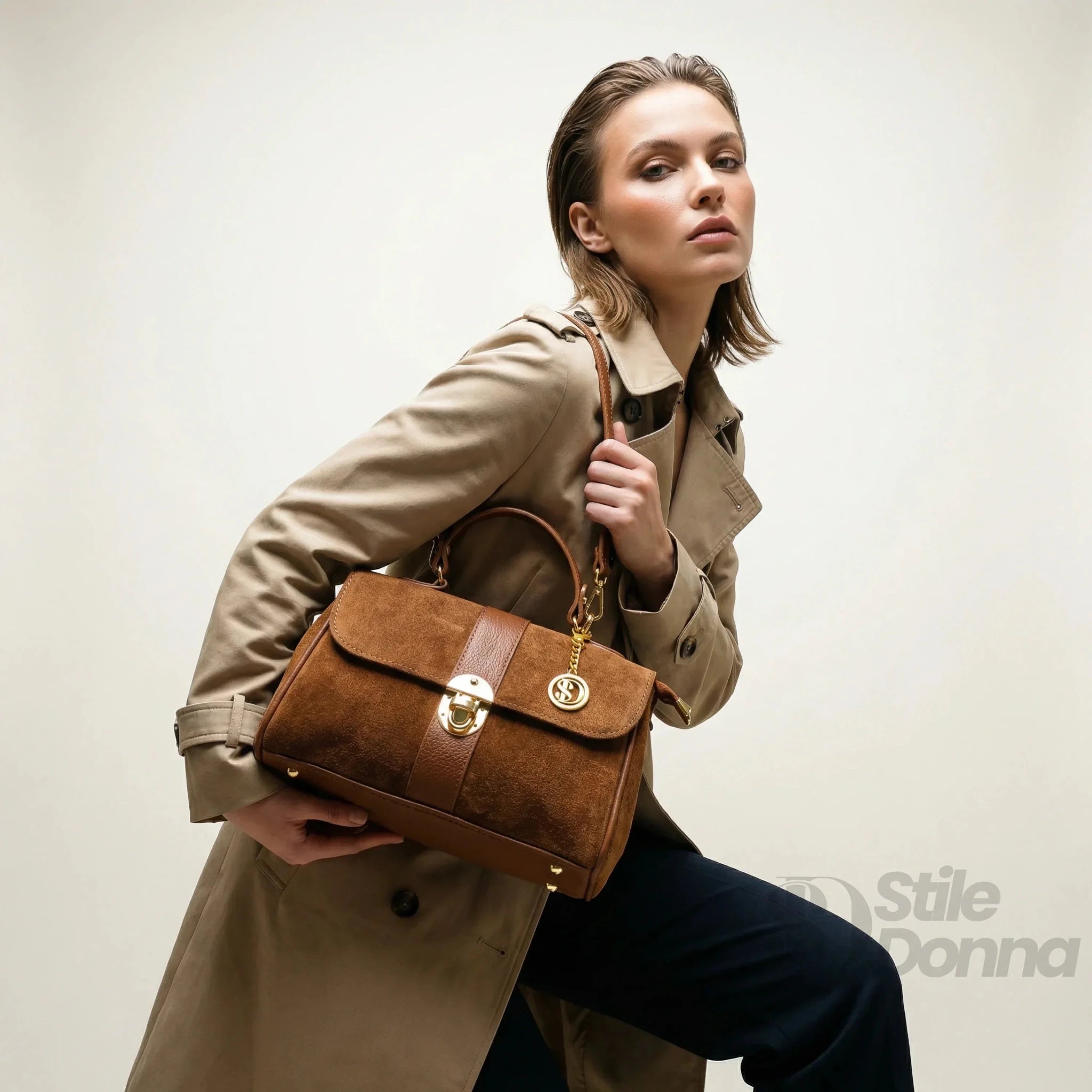 Borsa Venezia in Pelle Scamosciata con Finiture Dorate - Stile Donna Bags