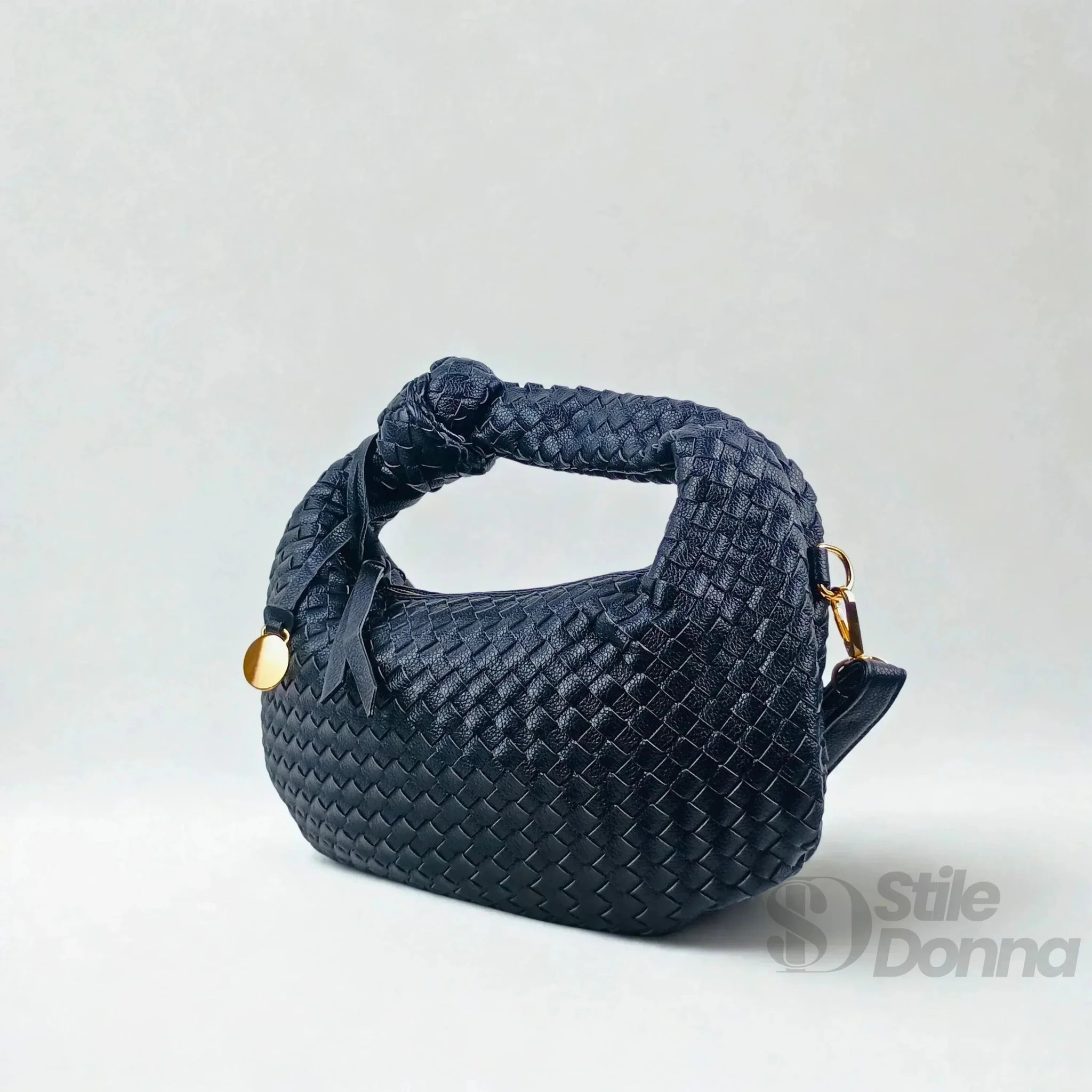 Borsa a Spalla in Ecopelle Intrecciata con Manico a Nodo e Accessori Dorati - Stile Donna Bags