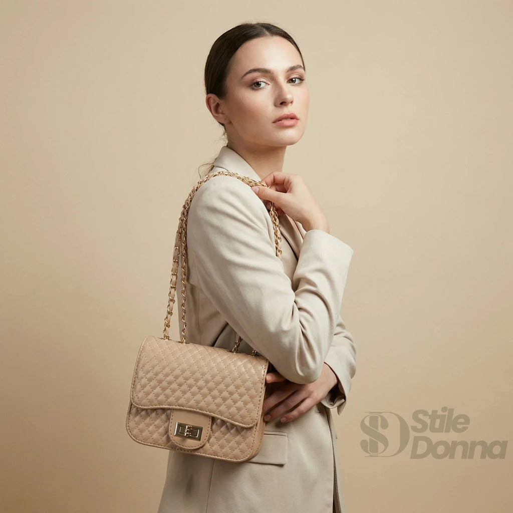 Borsa a Tracolla Beige con Catena Intrecciata in Ecopelle - Stile Donna Bags