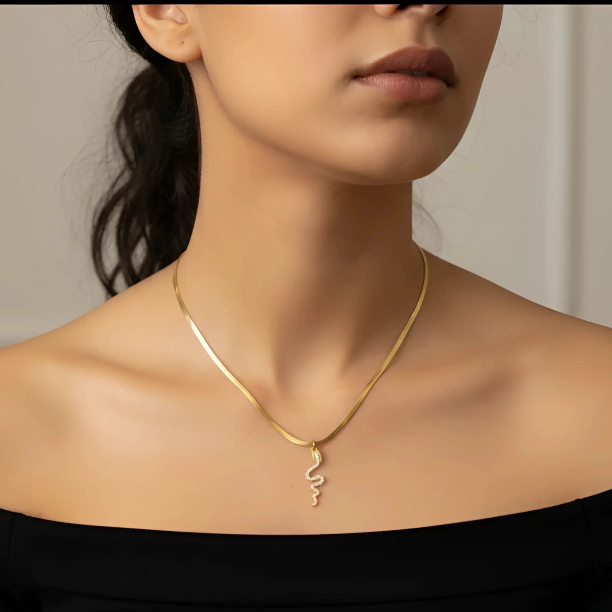 Collana Minimalista con Ciondolo Serpente in Cristallo Argento - Stile Donna Bags