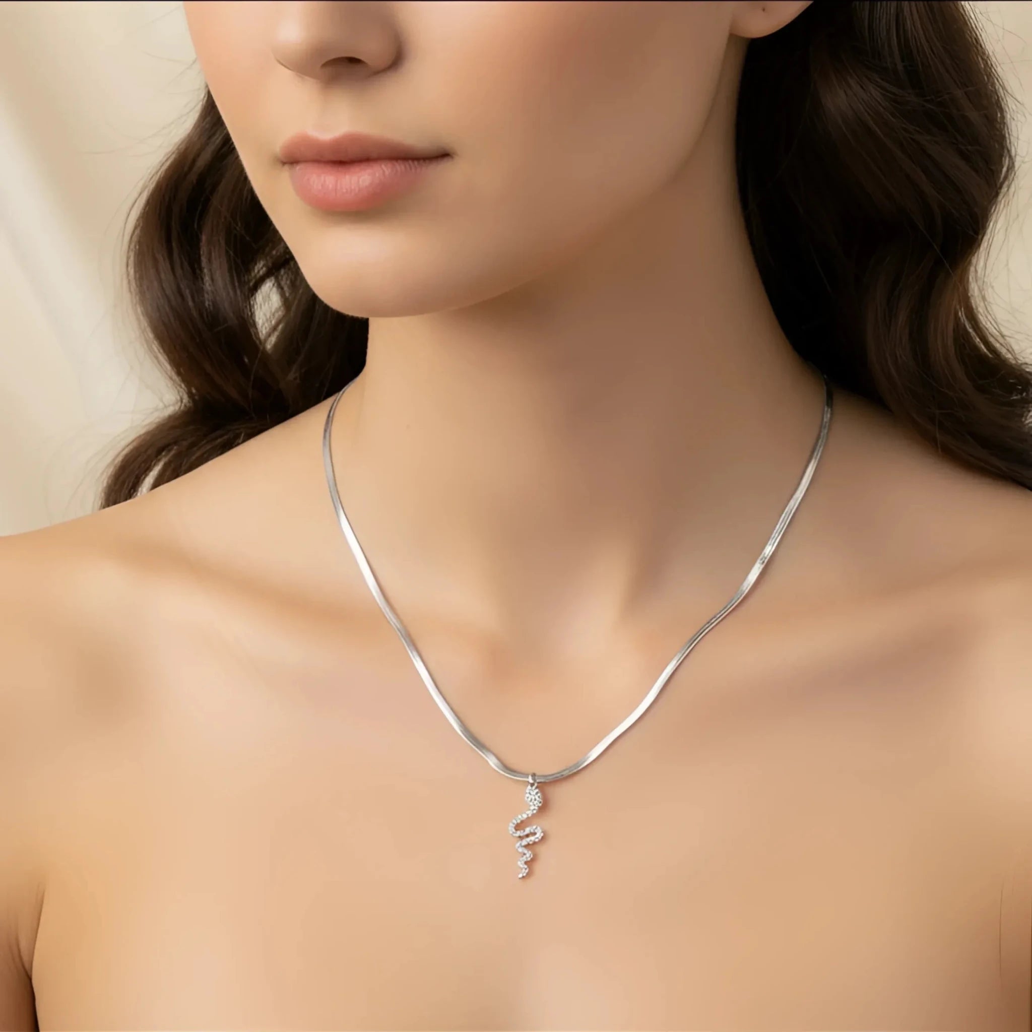 Collana Minimalista con Ciondolo Serpente in Cristallo Argento - Stile Donna Bags