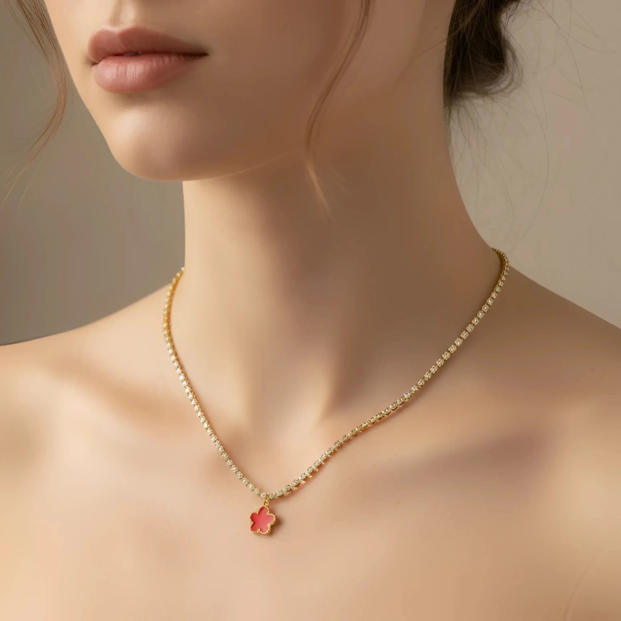 Collana Tennis in Cristallo Oro con Ciondolo Quadrifoglio Rosso - Stile Donna Bags