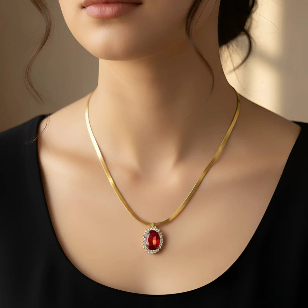 Collana con Ciondolo Ovale Rubino Regale in Oro - Stile Donna Bags