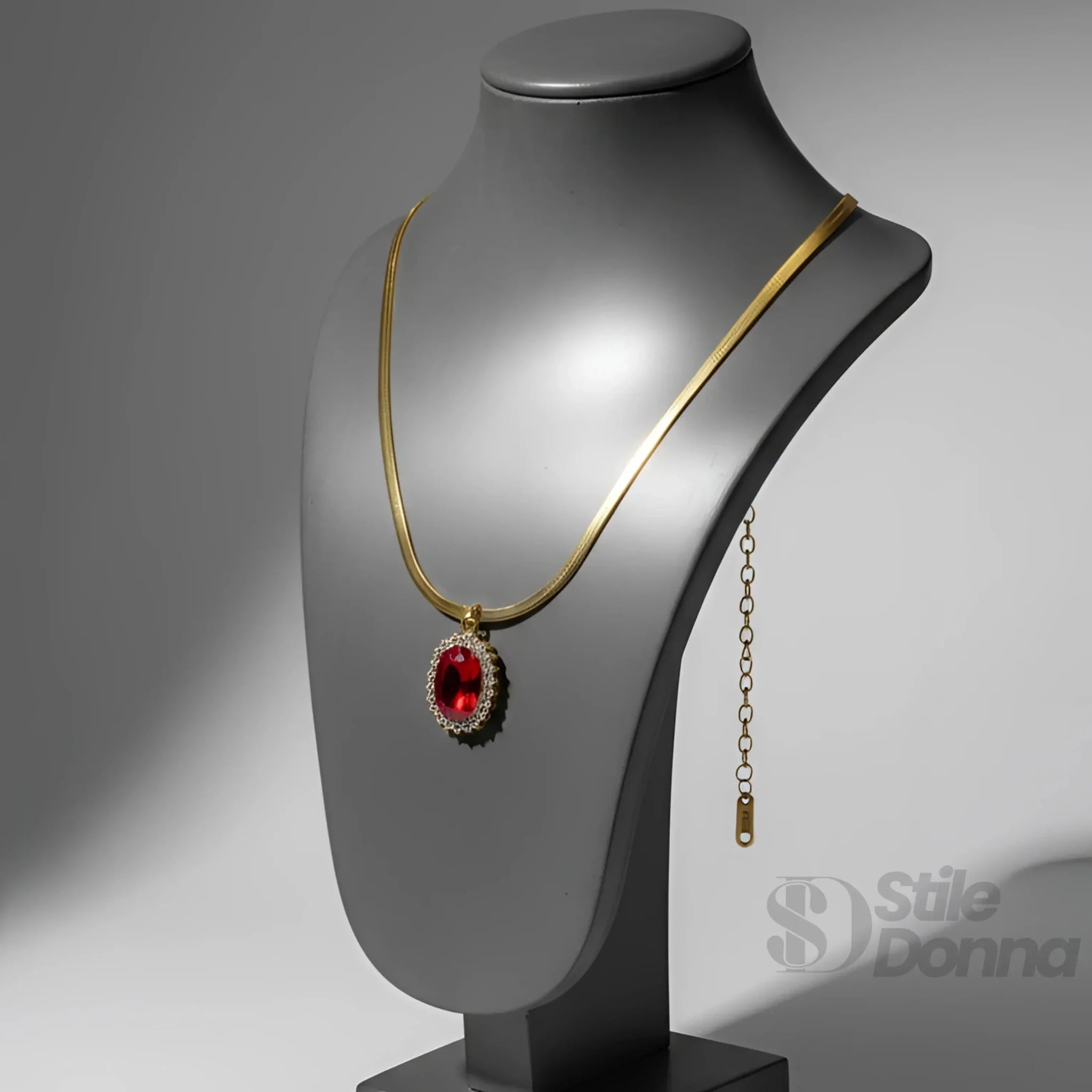 Collana con Ciondolo Ovale Rubino Regale in Oro - Stile Donna Bags