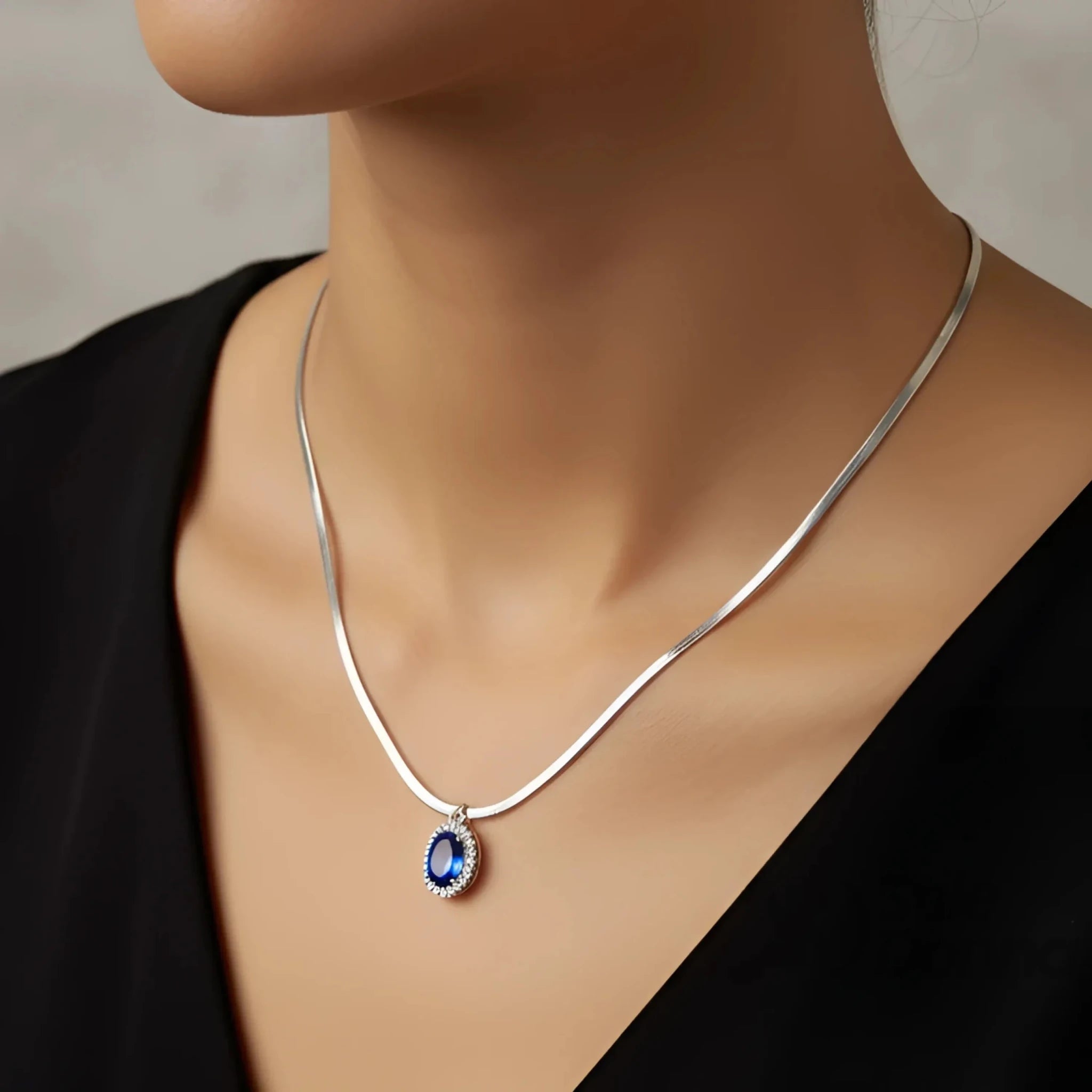 Collana con Ciondolo Ovale Rubino Regale in Oro - Stile Donna Bags