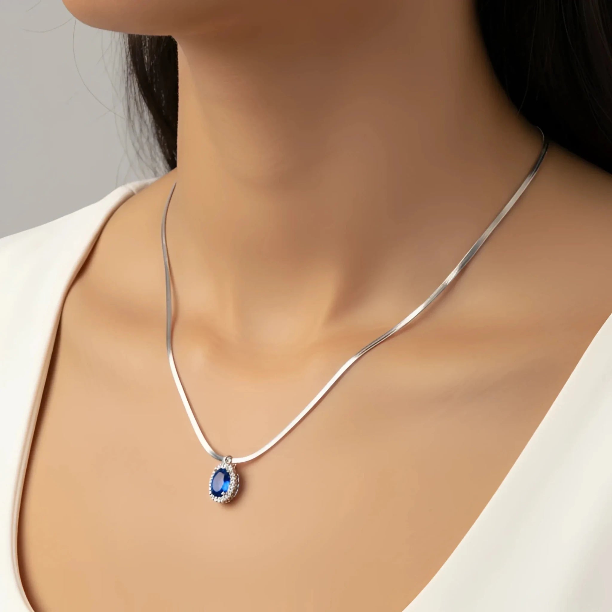 Collana con Ciondolo Ovale Rubino Regale in Oro - Stile Donna Bags