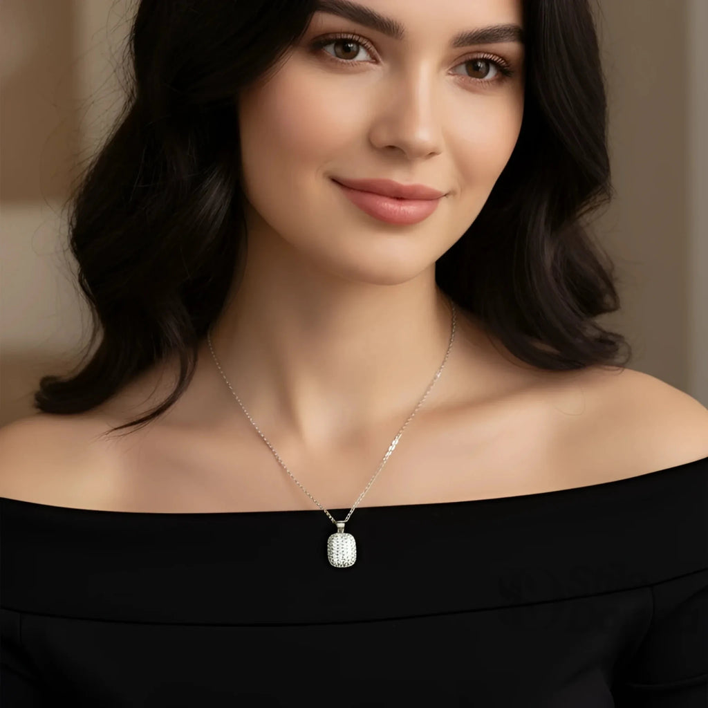 Collana con Pendente Rettangolare Pavé in Oro con Catena Regolabile - Stile Donna Bags