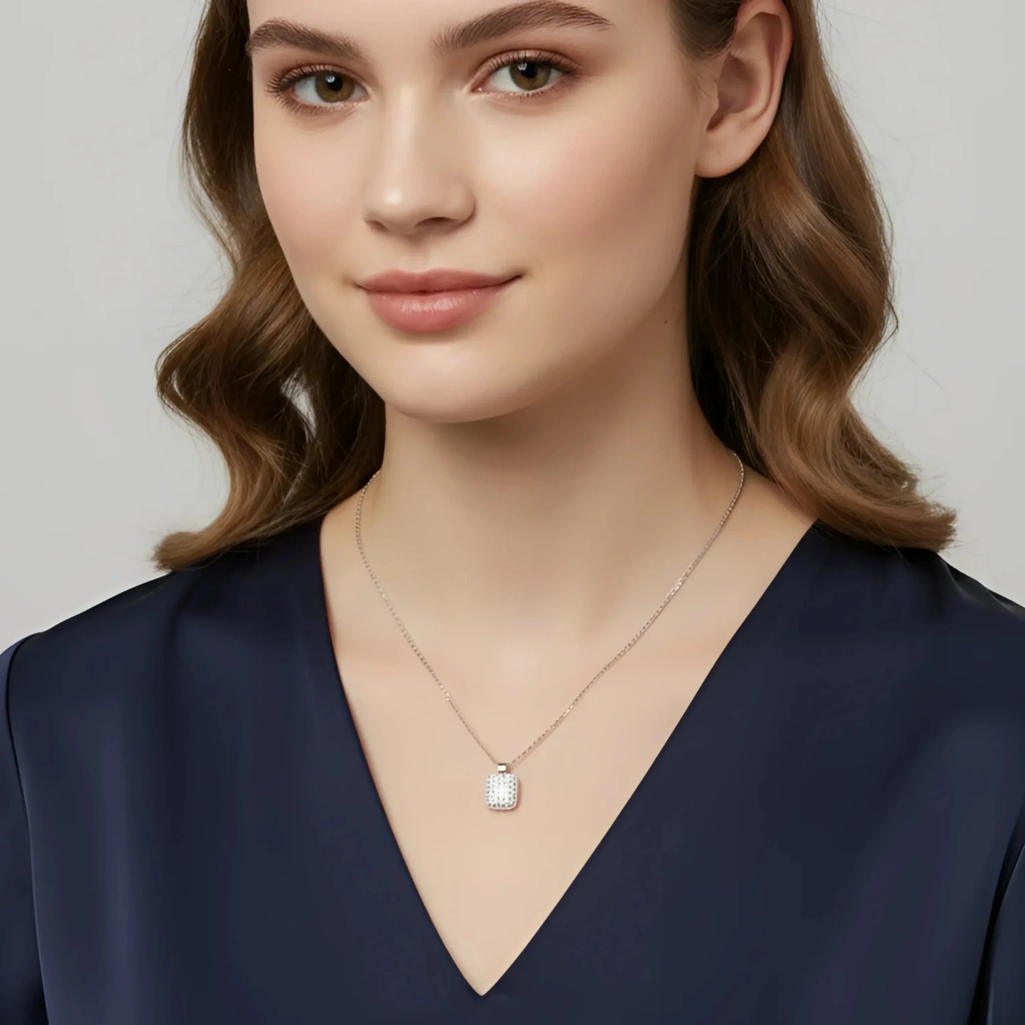 Collana con Pendente Rettangolare Pavé in Oro con Catena Regolabile - Stile Donna Bags