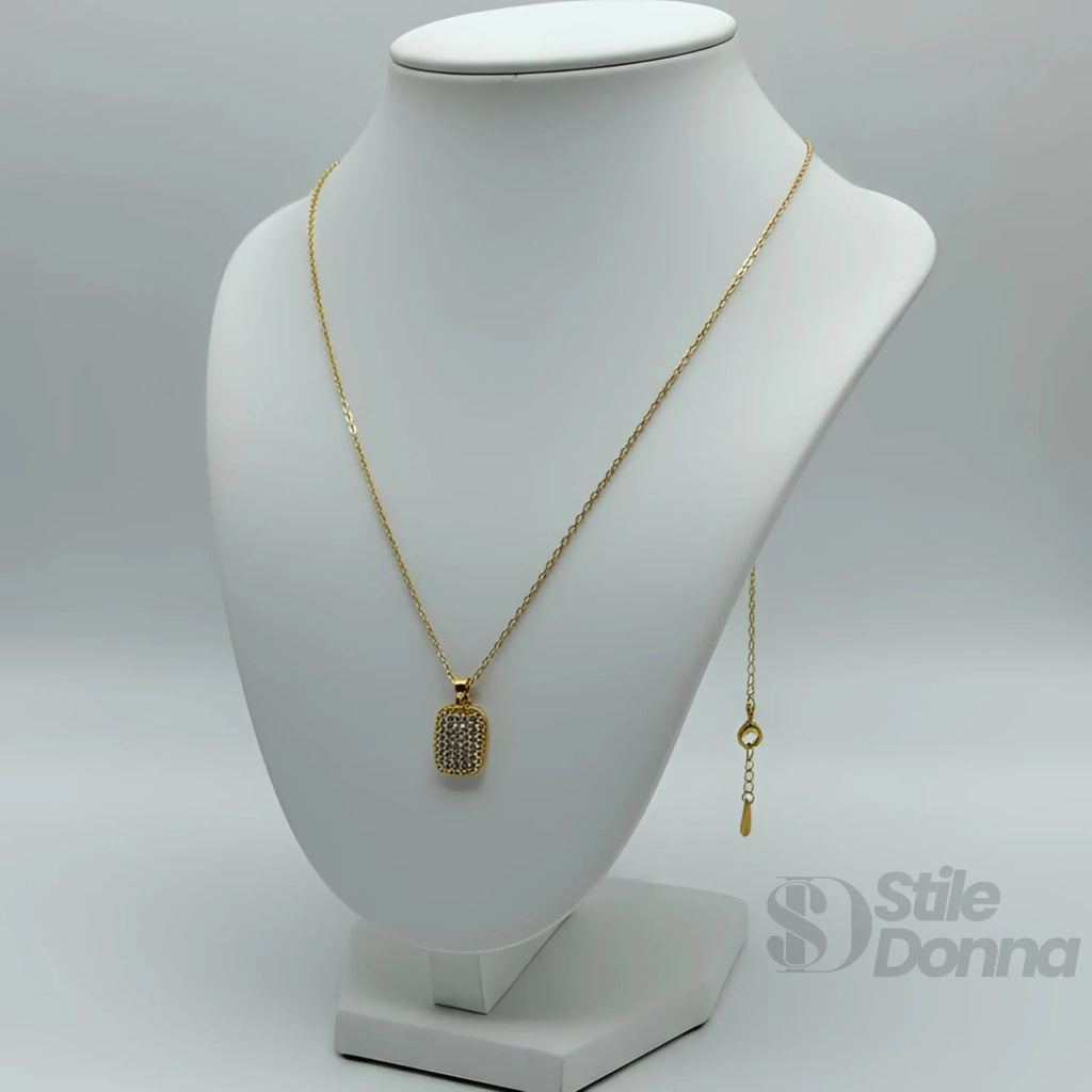 Collana con Pendente Rettangolare Pavé in Oro con Catena Regolabile - Stile Donna Bags