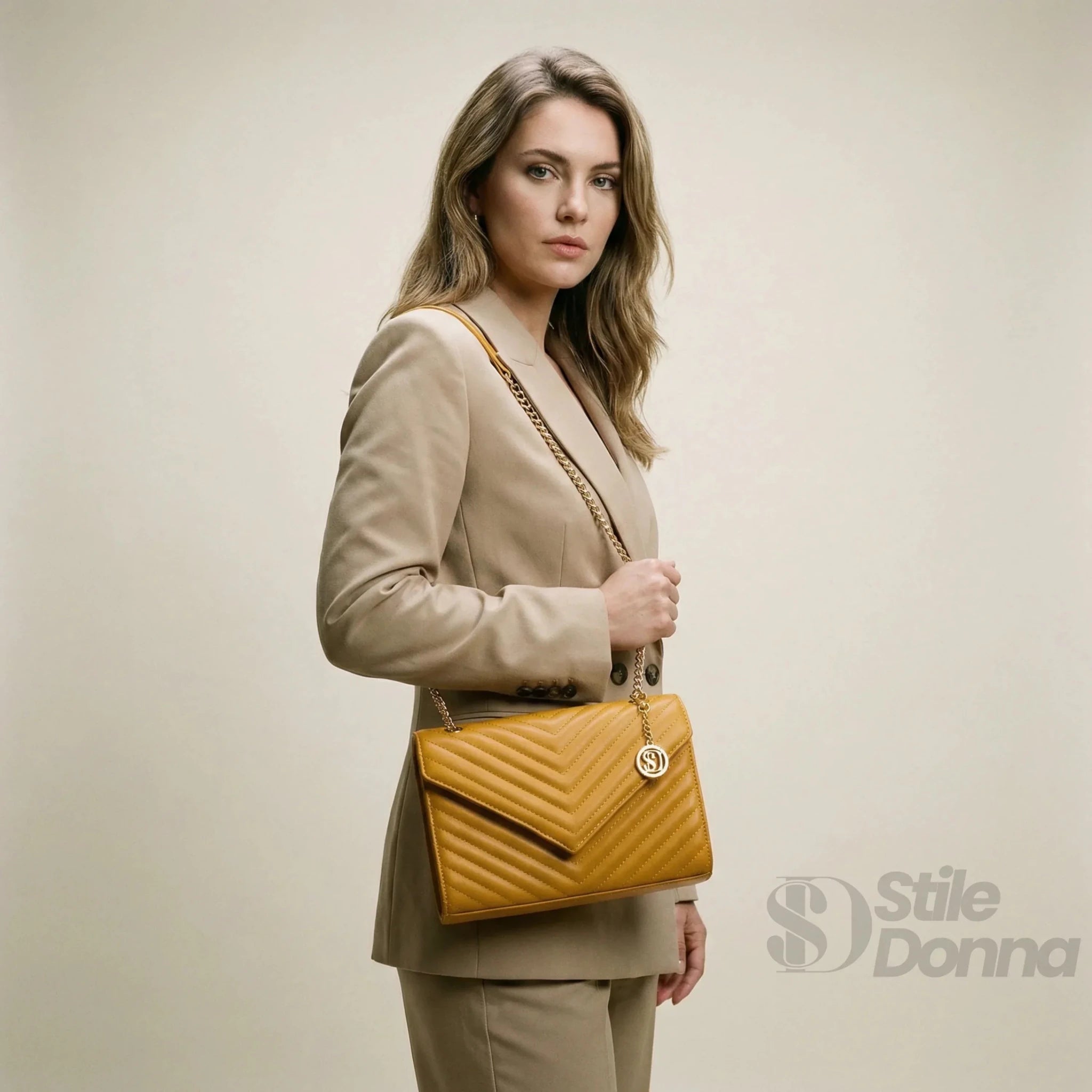 Pochette Giallo Senape con Tracolla a Catena - Stile Donna Bags