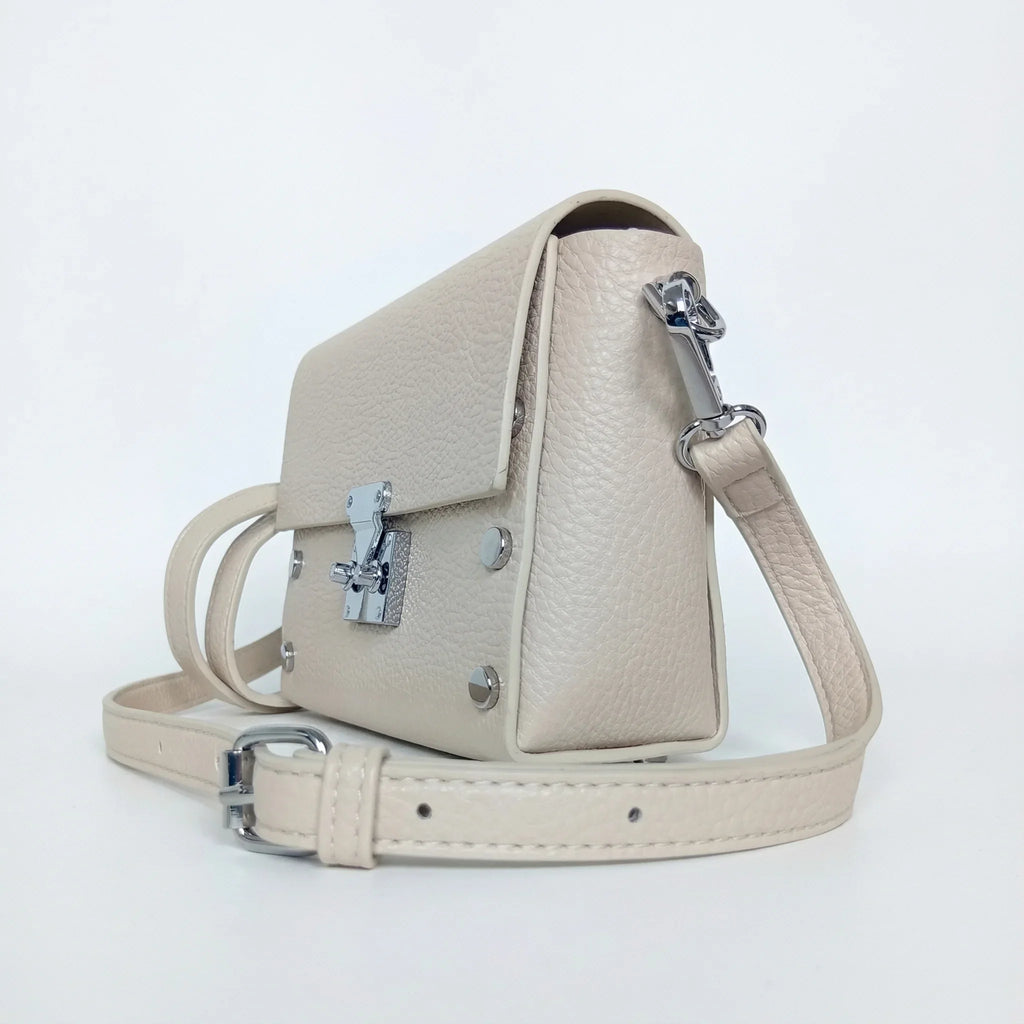 Pochette a Tracolla in Ecopelle con Finiture Argento - Stile Donna Bags