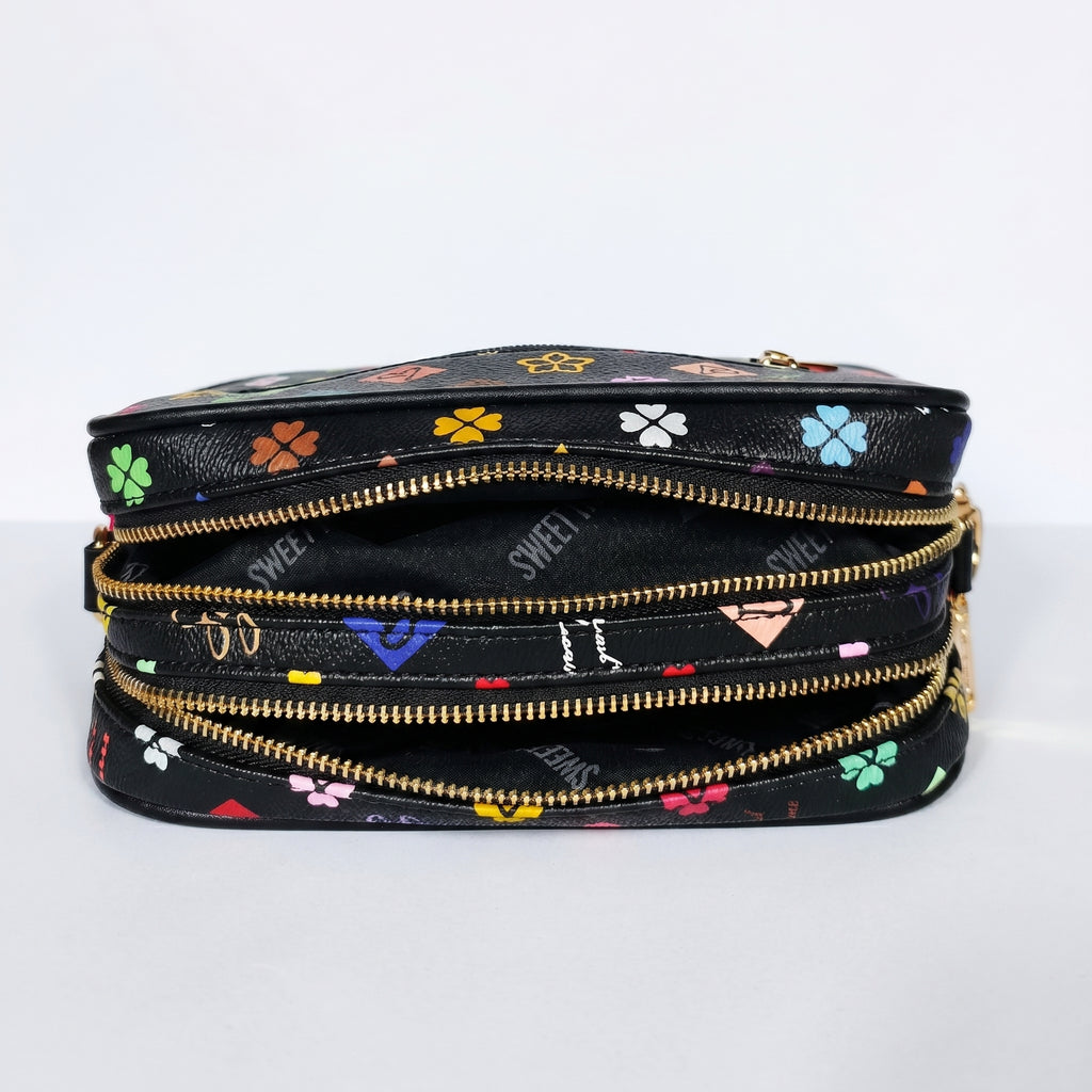 Sweet Years Borsa a Tracolla Camera Bag in Ecopelle con Stampa Monogram Multicolore - Stile Donna Bags