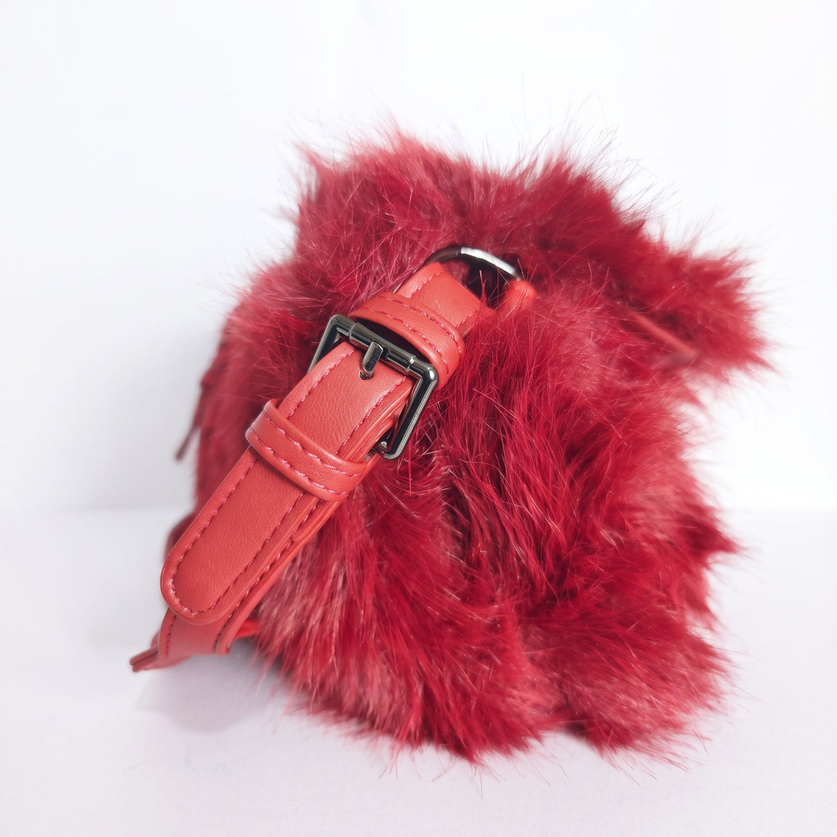 Borsa a Mano in Pelliccia Rossa - Stile Donna - Catania