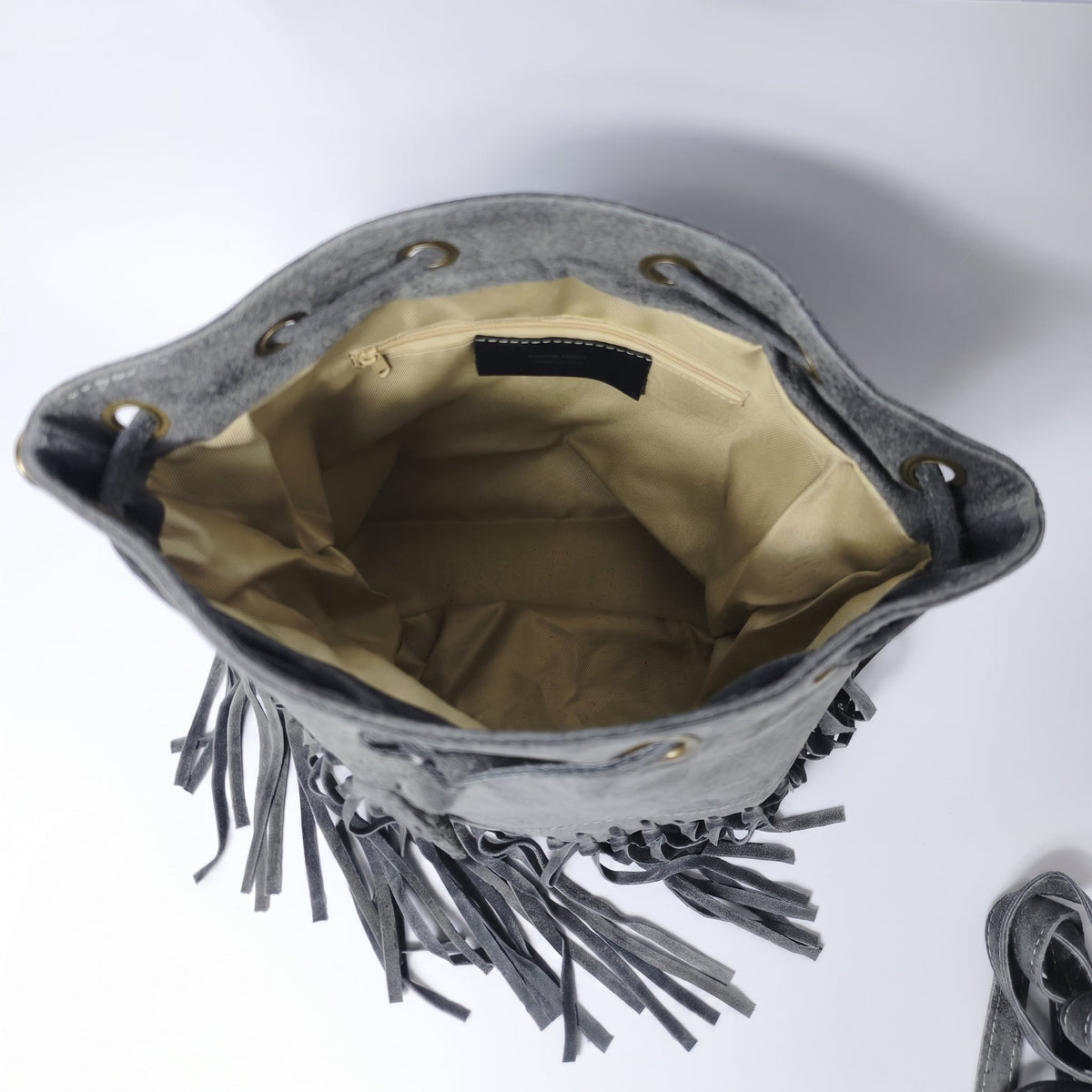 Borsa a Secchiello Scamosciata con Frange - Stile Donna - Catania