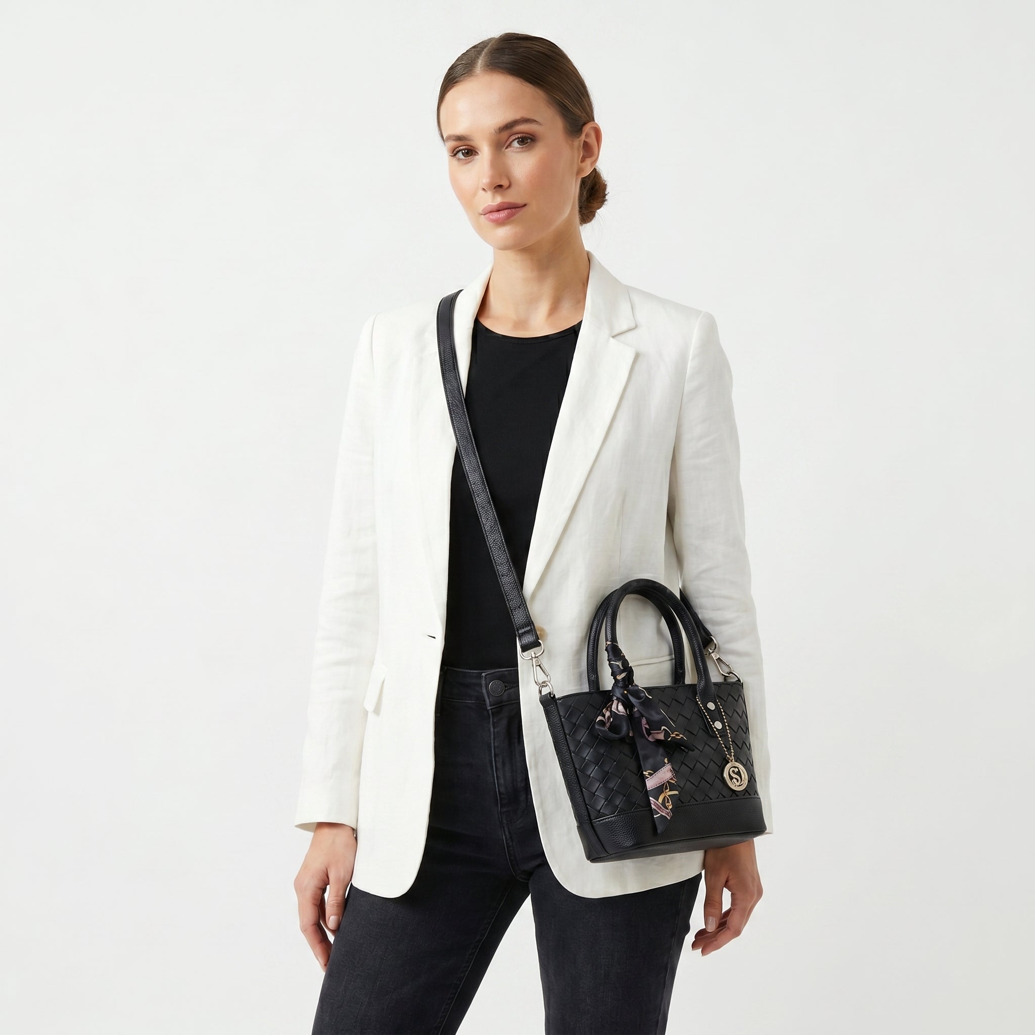 Borsa della Spesa in Ecopelle Nera Intrecciata con Dettaglio Sciarpa - Stile Donna Bags