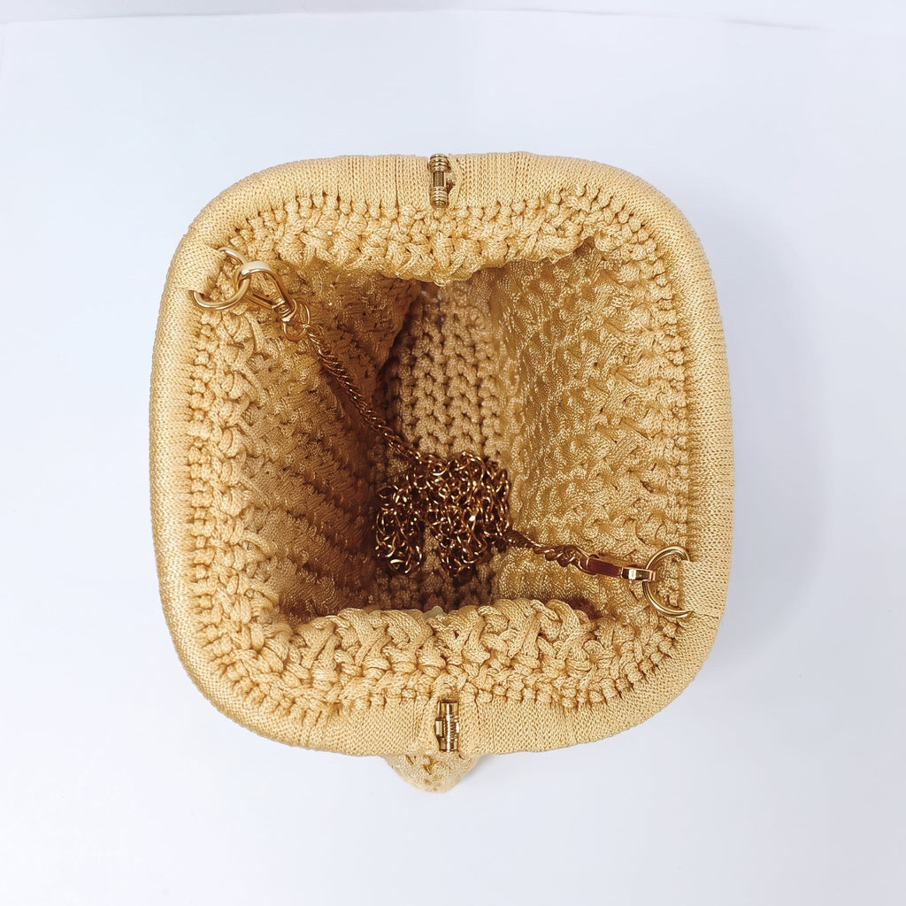 Borsa Fiorella in Crochet con Chiusura a Clip e Catena Dorata – Stile Donna - Stile Donna Bags