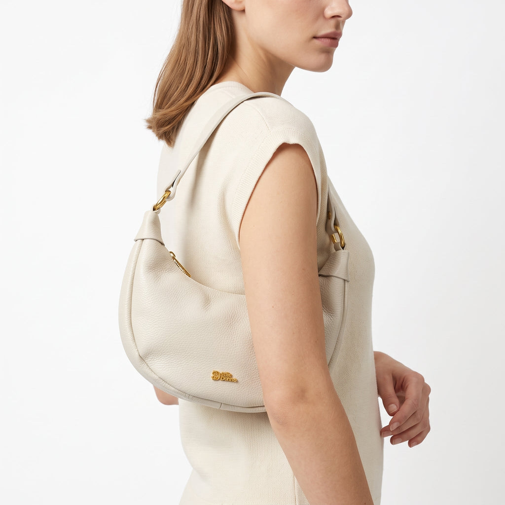 Giulia Borsa a Mezzaluna in Vera Pelle - Stile Donna - Catania